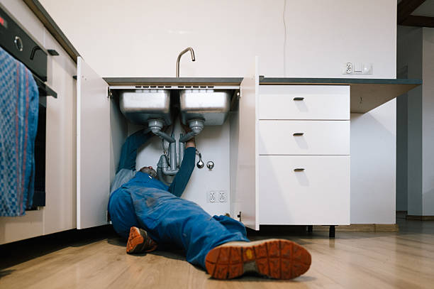 Professional Drain Cleaning technician working in Hometown, WV